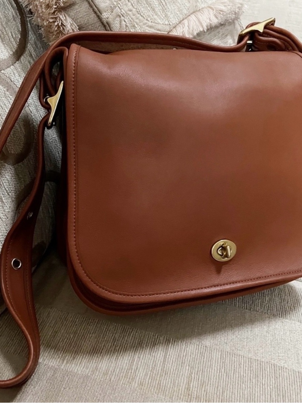 Vintage Coach Stewardess shoulder bag in tan